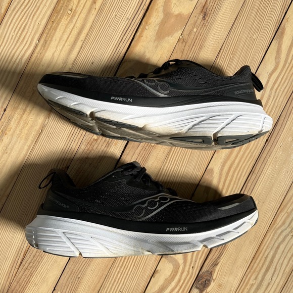 Saucony Guide 16 Womens Running Shoes Black White Athletic sneaker Size 12 - Picture 4 of 8